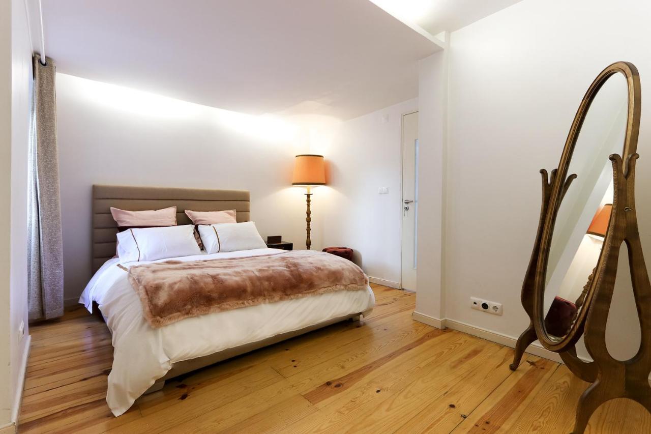 Charming And Stylish Downtown Apt In XIX Century Building Lissabon Buitenkant foto