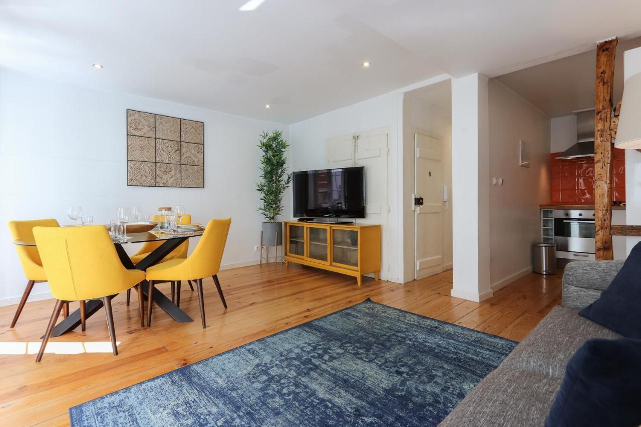 Charming And Stylish Downtown Apt In XIX Century Building Lissabon Buitenkant foto