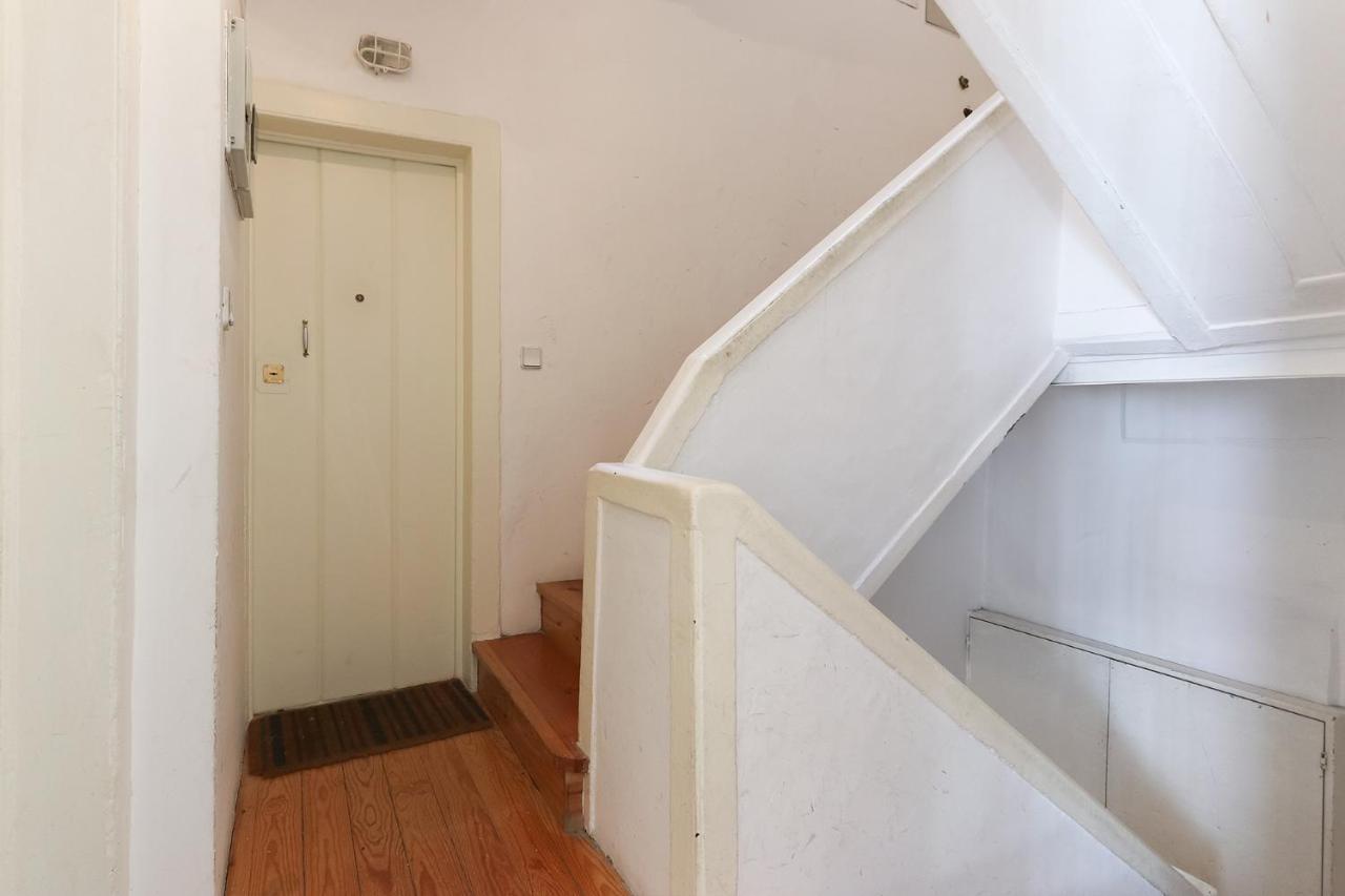 Charming And Stylish Downtown Apt In XIX Century Building Lissabon Buitenkant foto