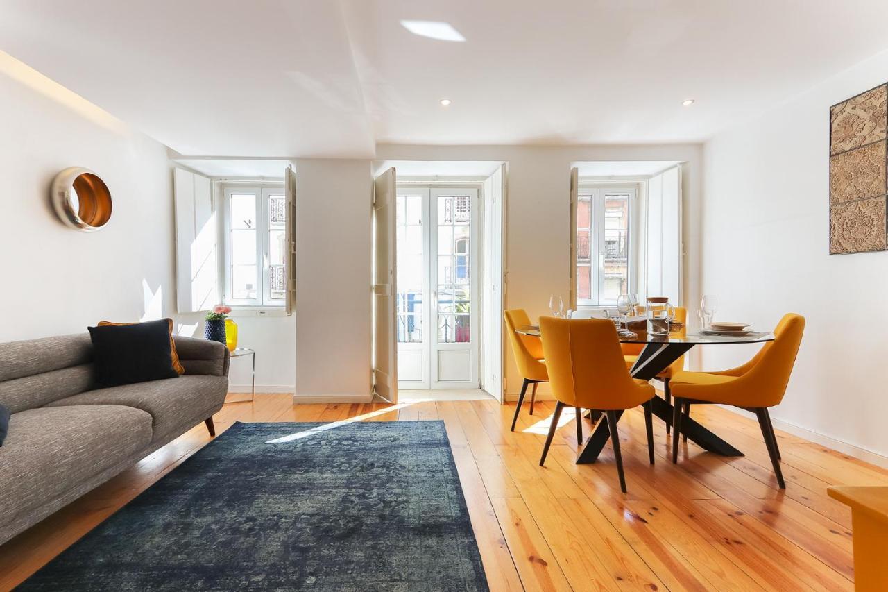 Charming And Stylish Downtown Apt In XIX Century Building Lissabon Buitenkant foto