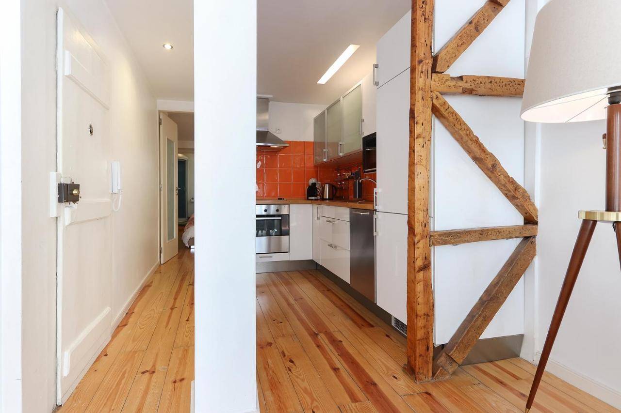 Charming And Stylish Downtown Apt In XIX Century Building Lissabon Buitenkant foto