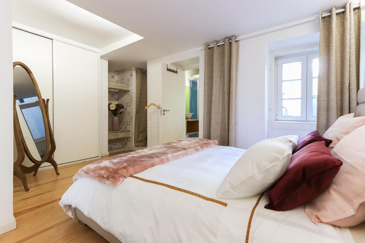 Charming And Stylish Downtown Apt In XIX Century Building Lissabon Buitenkant foto