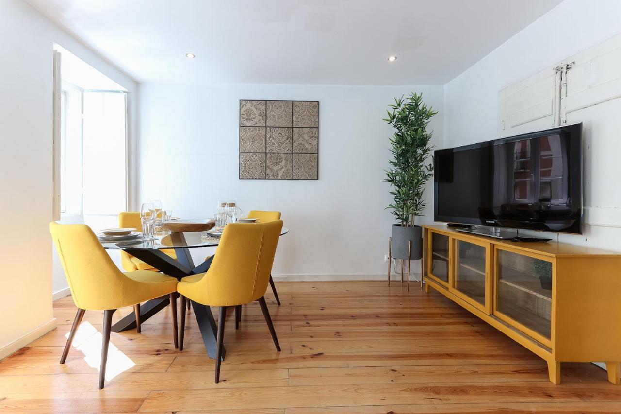 Charming And Stylish Downtown Apt In XIX Century Building Lissabon Buitenkant foto