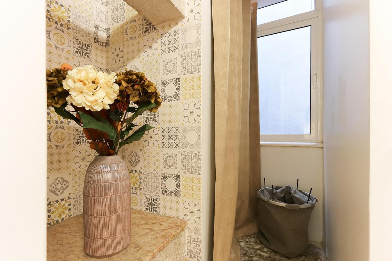 Charming And Stylish Downtown Apt In XIX Century Building Lissabon Buitenkant foto